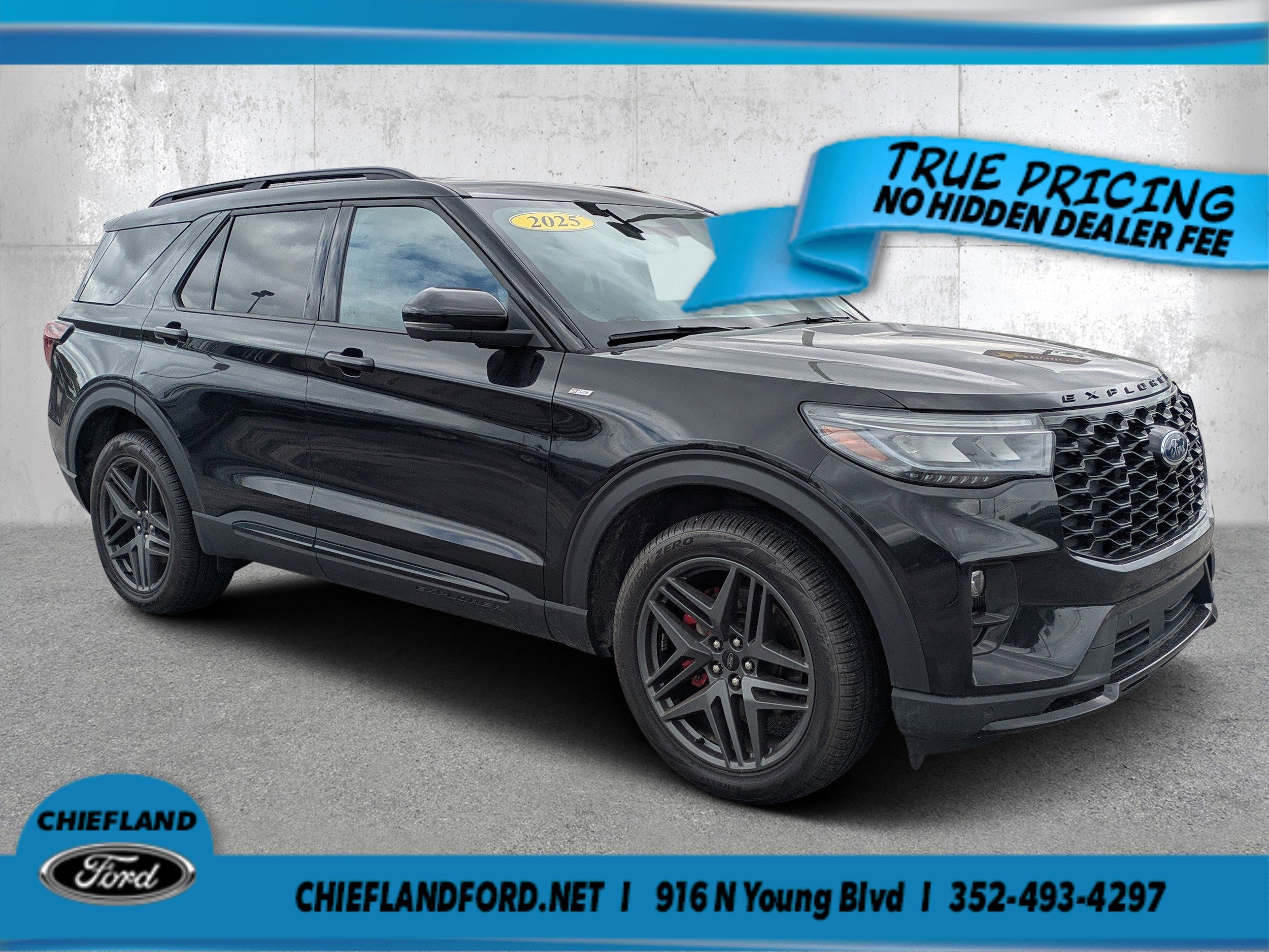 2025 Ford Explorer ST-LINE 4WD (PL535)'s photo