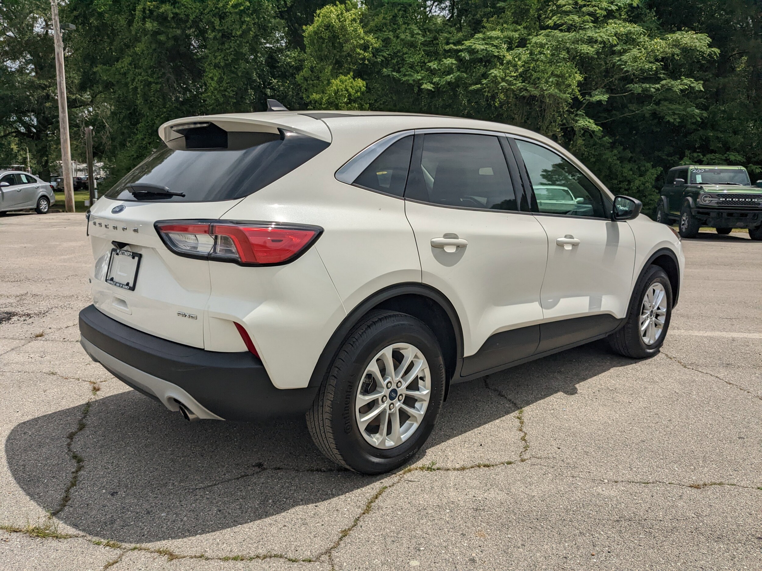 2022 Ford Escape SE photo 2