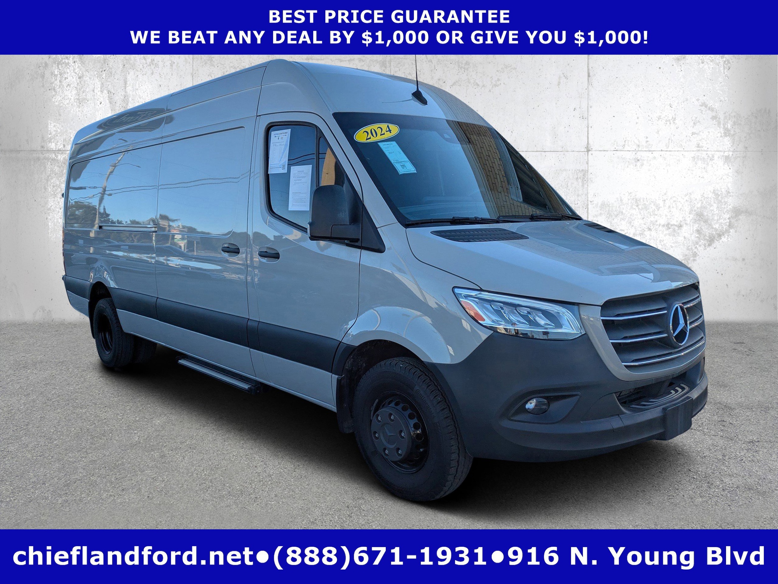 2024 Mercedes-Benz Sprinter Cargo Van Base's photo