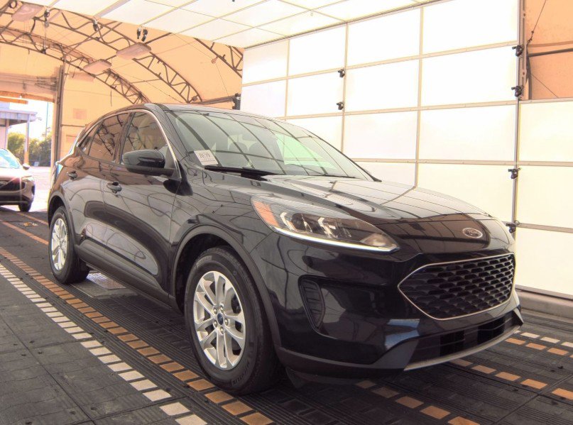2021 Ford Escape SE photo 3