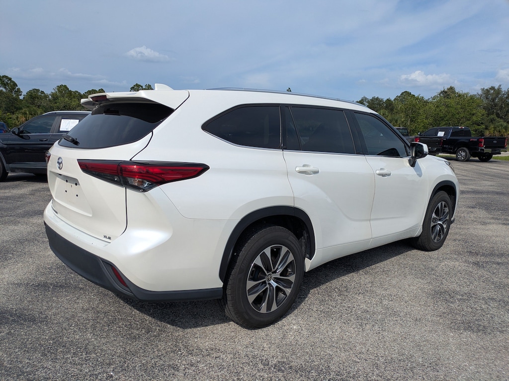 Used 2021 Toyota Highlander XLE SUV
