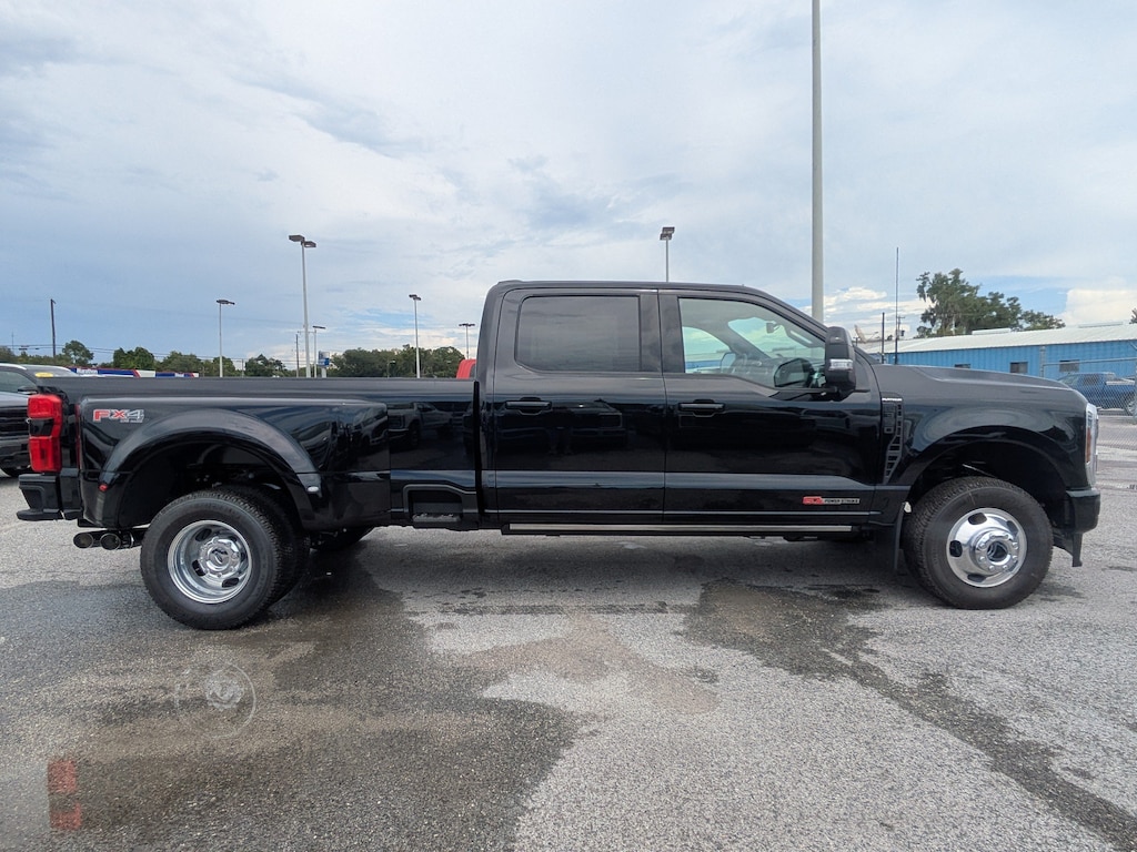 New 2026 Ford Super Duty F-350 DRW Truck Crew Cab