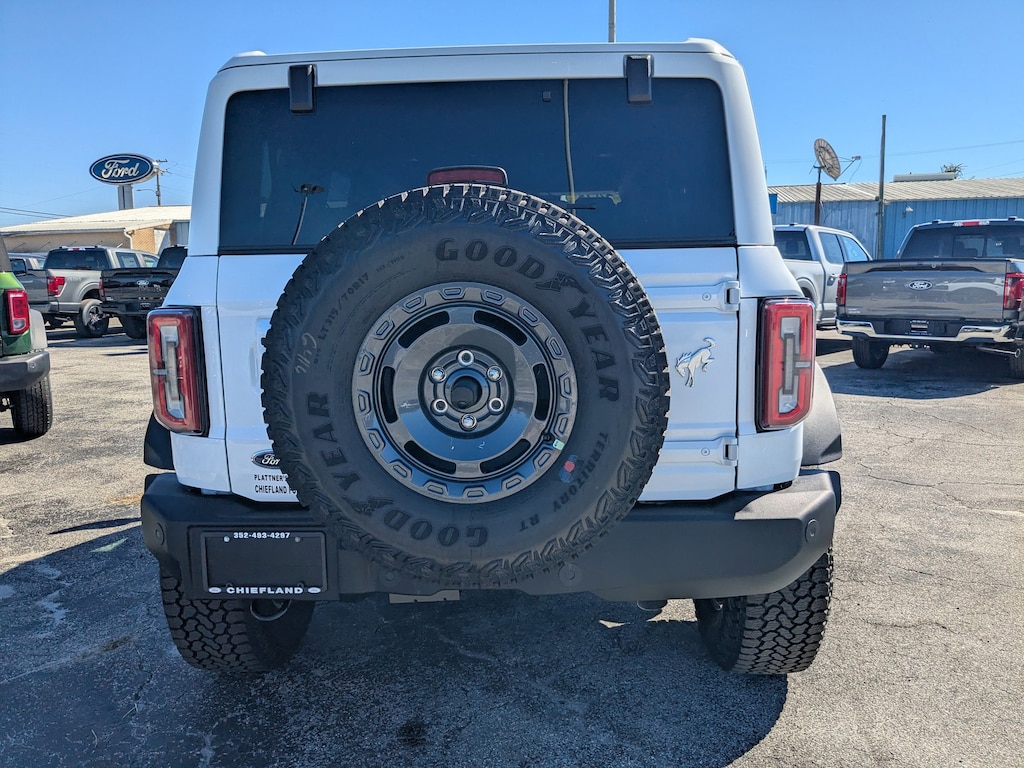 New 2025 Ford Bronco Outer Banks SUV