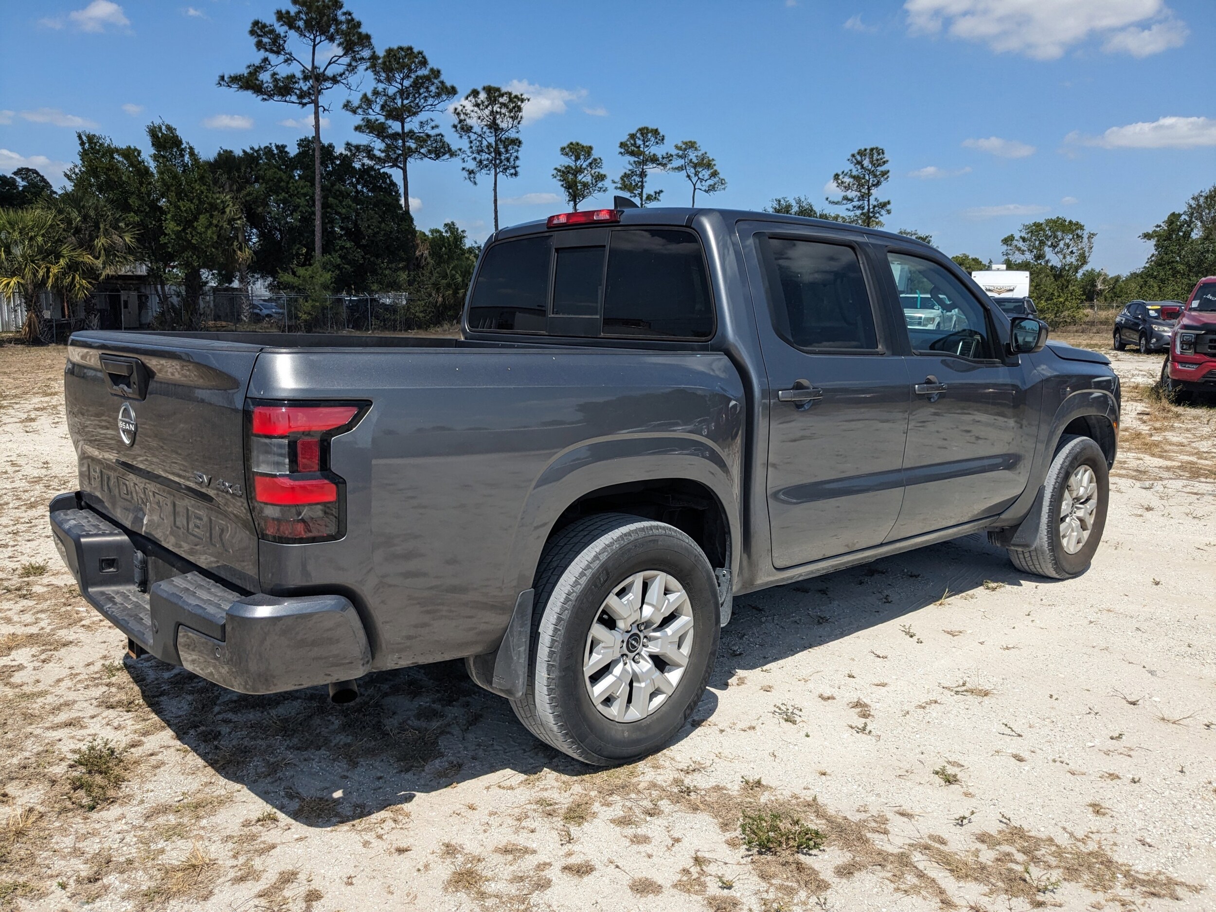 2022 Nissan Frontier SV photo 4