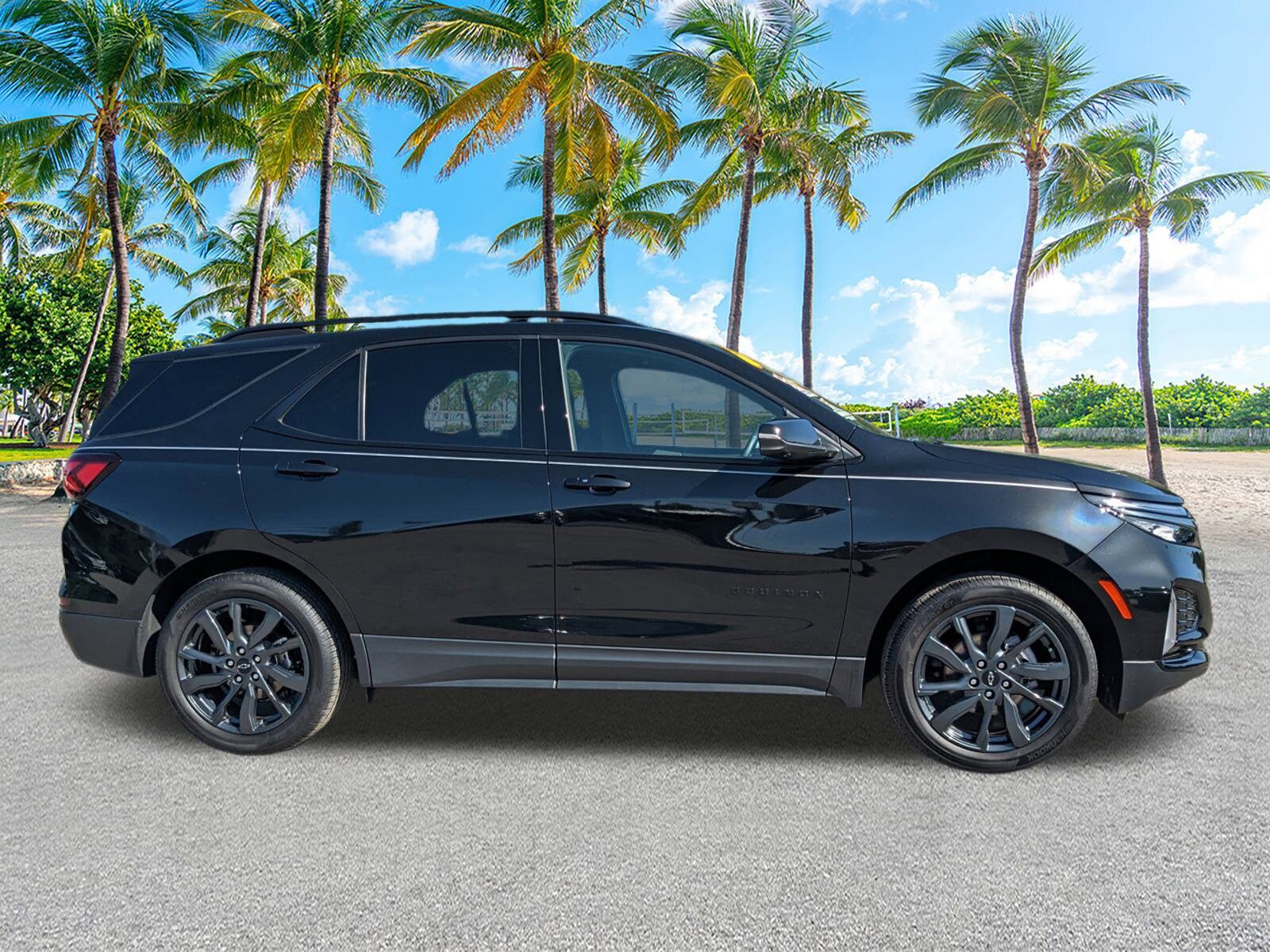 2023 Chevrolet Equinox RS photo 3