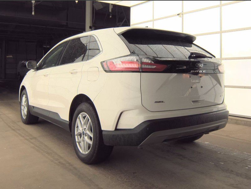 2022 Ford Edge SEL photo 3