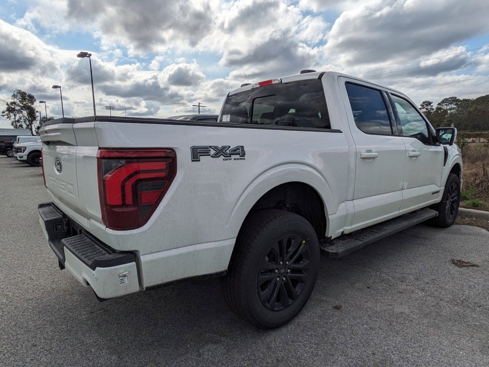 2025 Ford F-150 Lariat photo 4