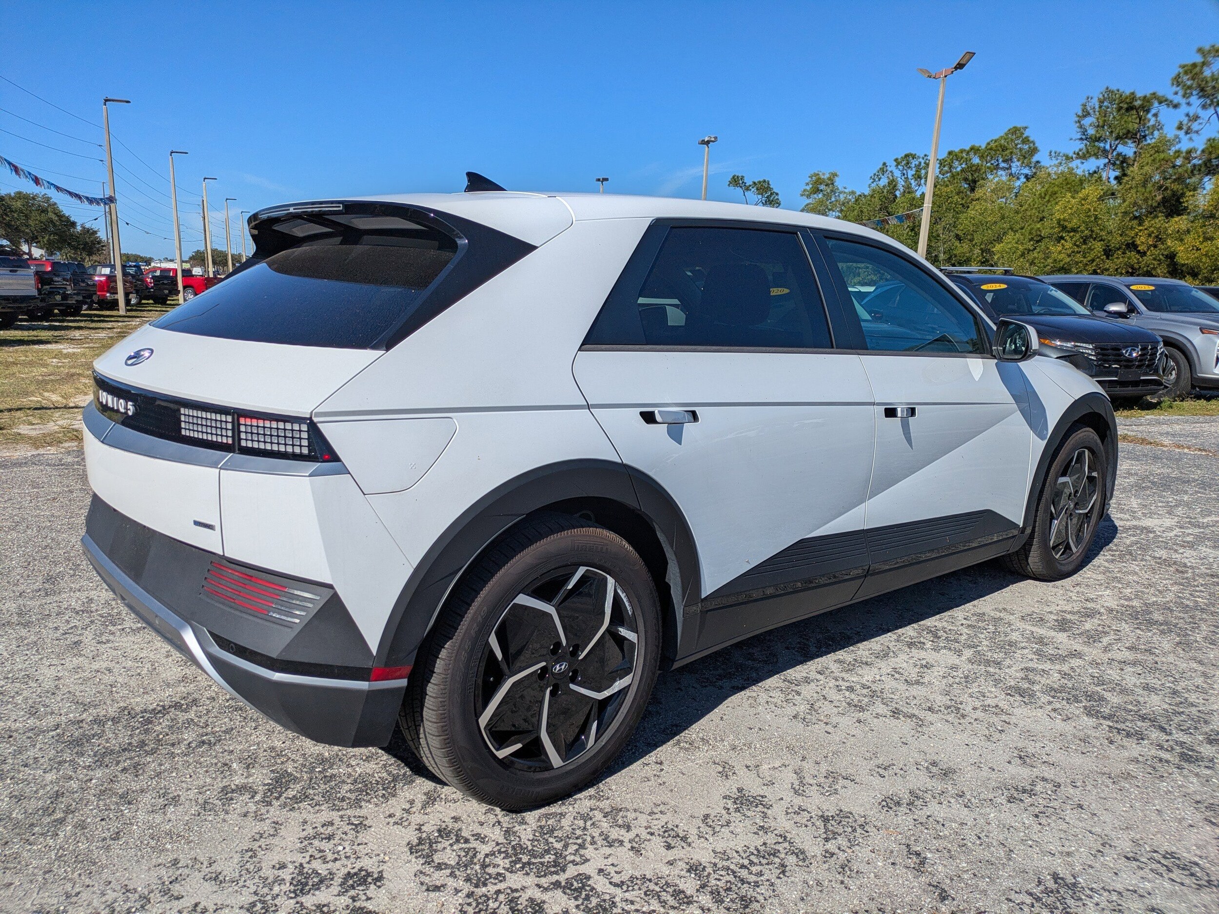 2022 Hyundai Ioniq 5 SE photo 4