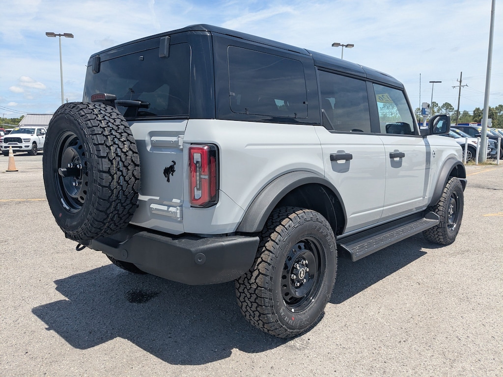 New 2026 Ford Bronco Outer Banks SUV