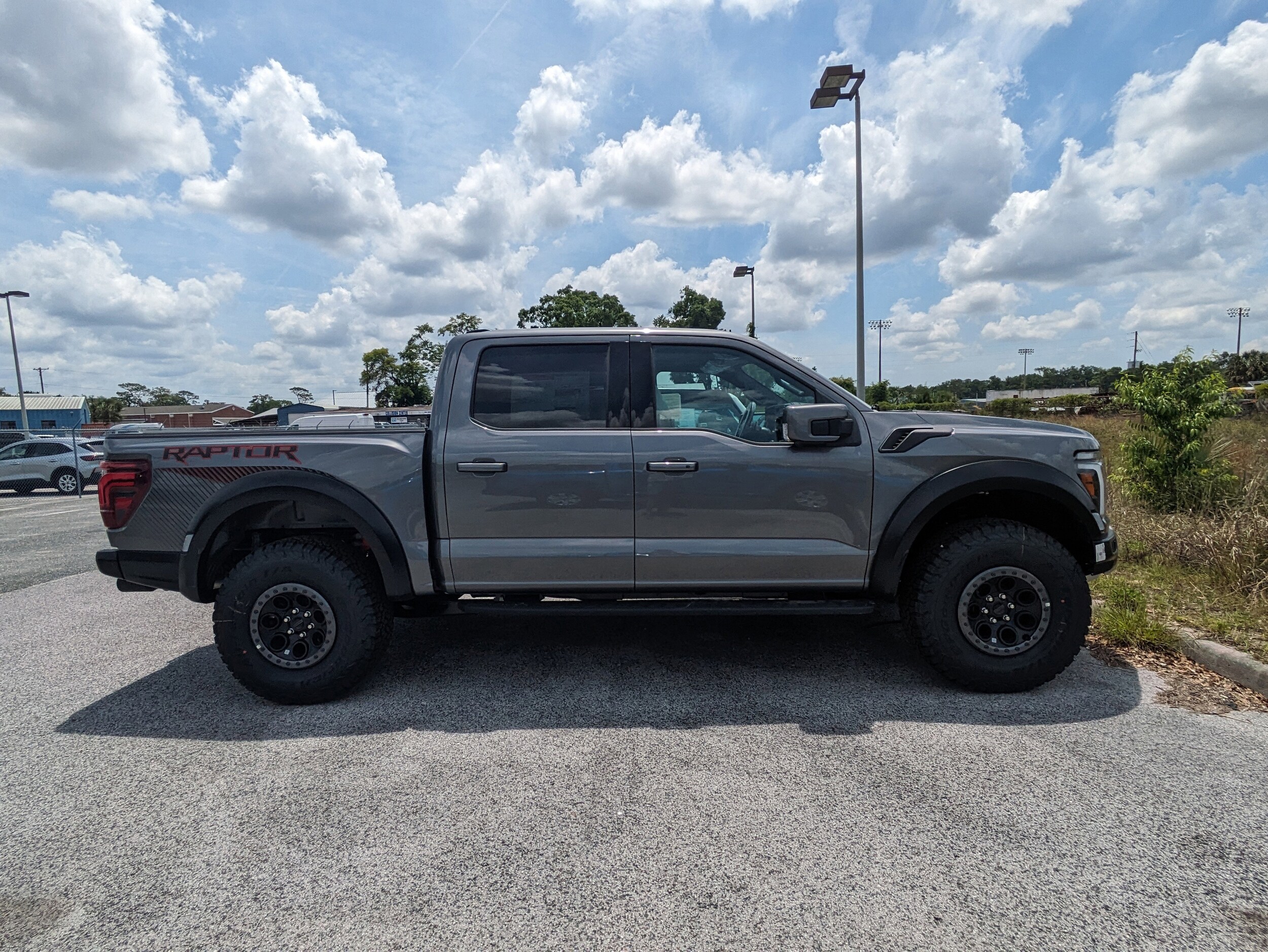 2025 Ford F-150 Raptor photo 3