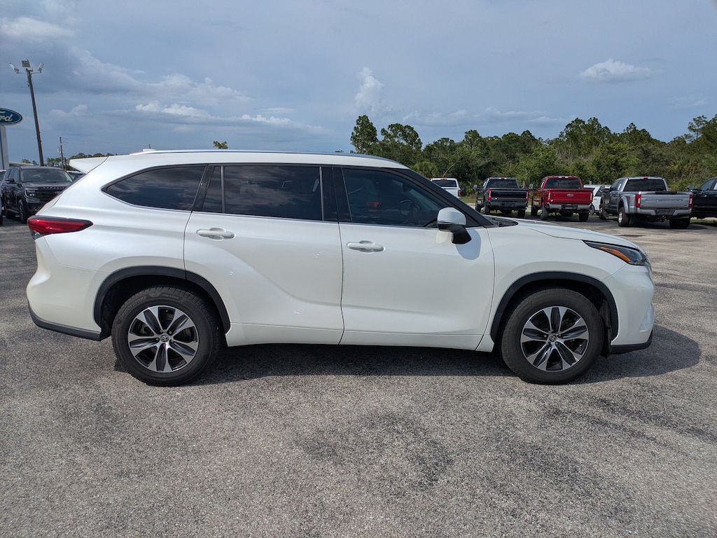 Used 2021 Toyota Highlander XLE SUV