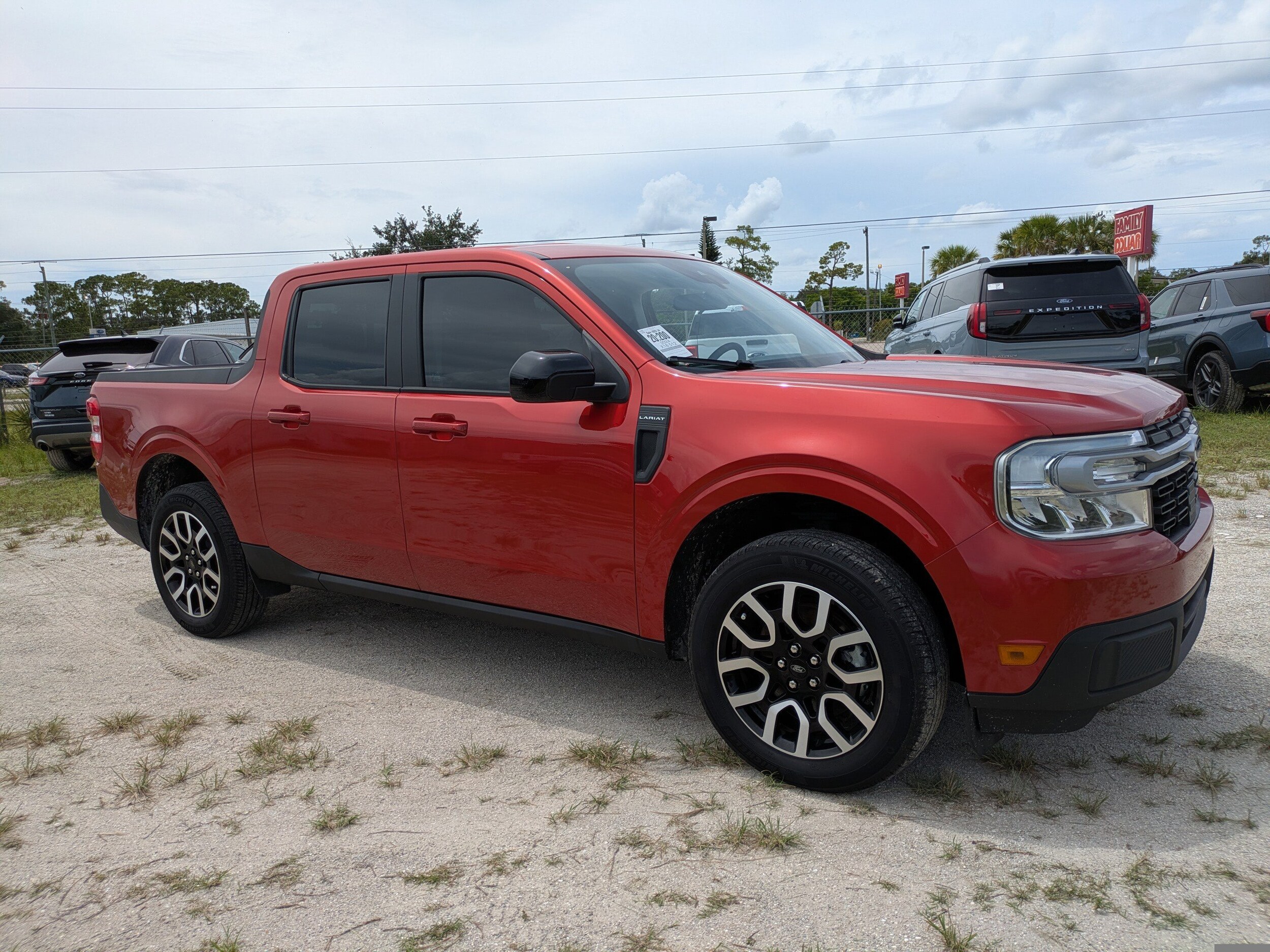 2024 Ford Maverick Lariat photo 2