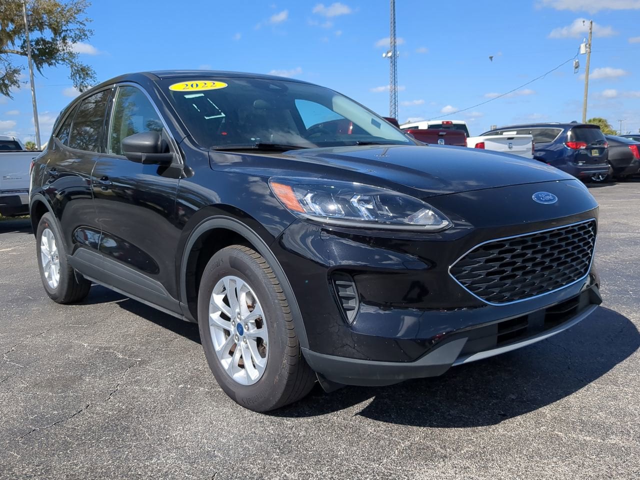 Used 2022 Ford Escape SE with VIN 1FMCU9G69NUA90874 for sale in Chiefland, FL
