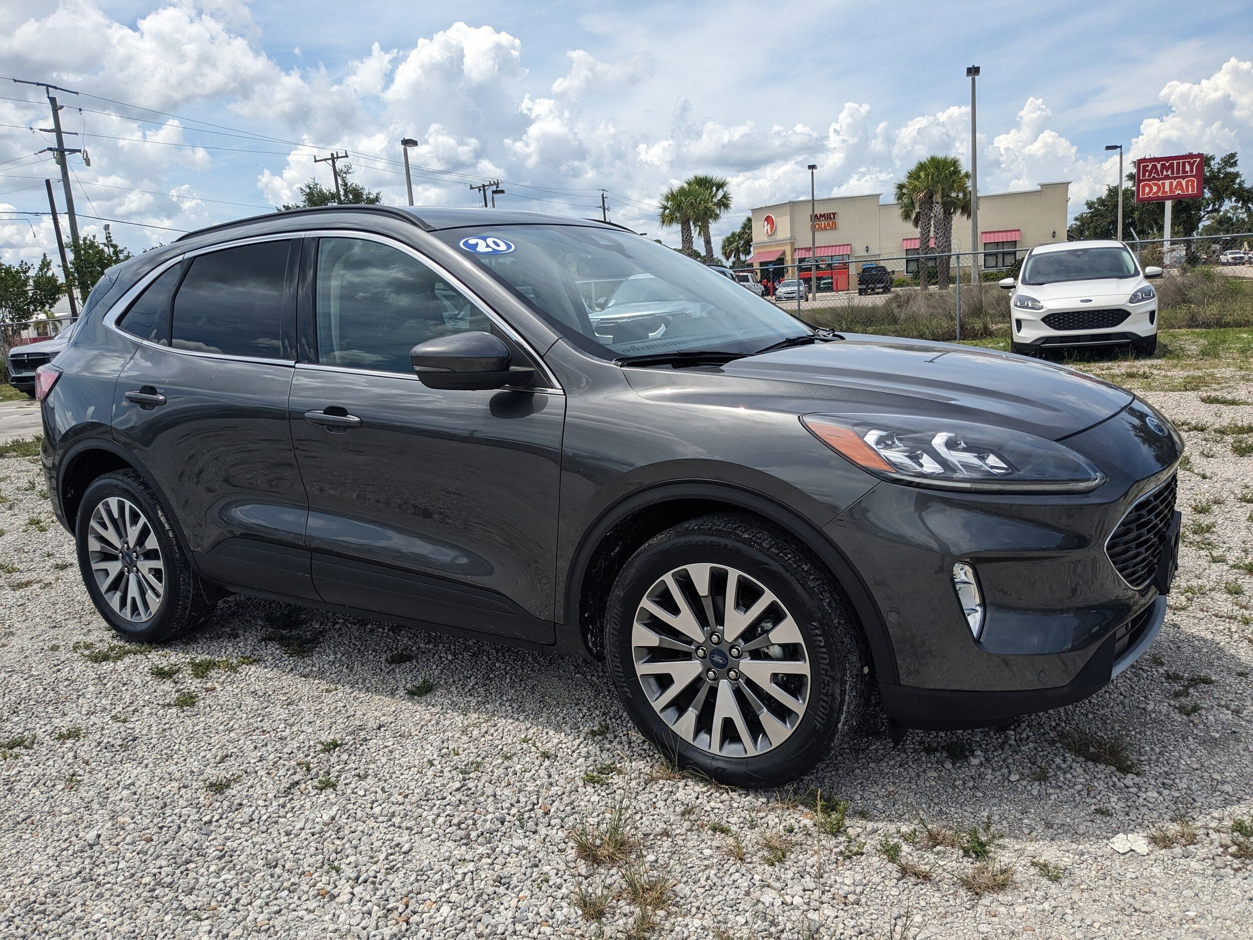 2020 Ford Escape Titanium photo 2