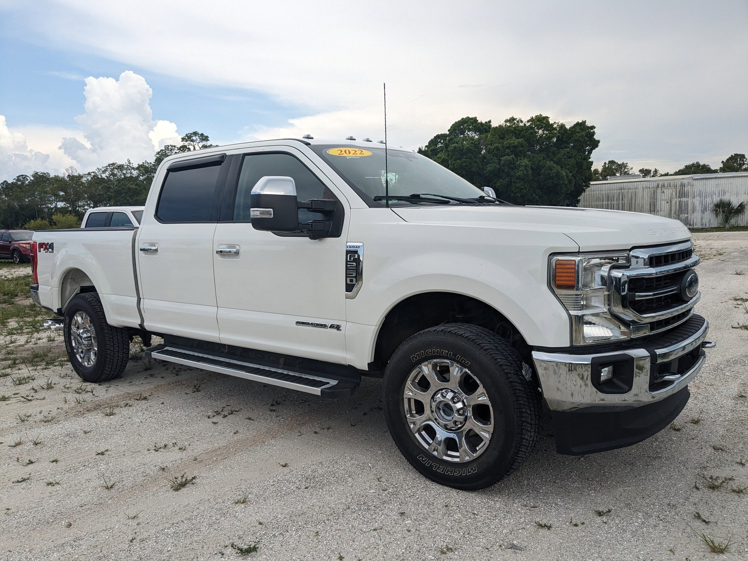 2022 Ford F-250 Lariat photo 2