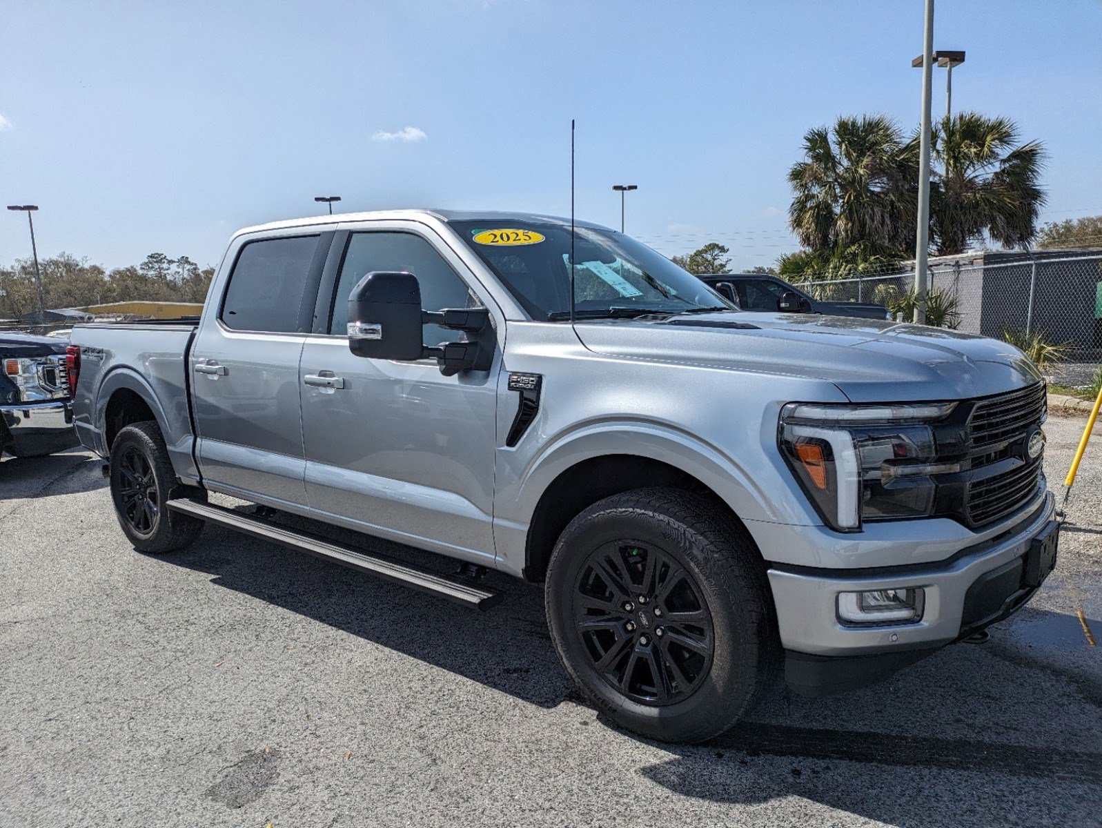 2025 Ford F-150 Platinum photo 2