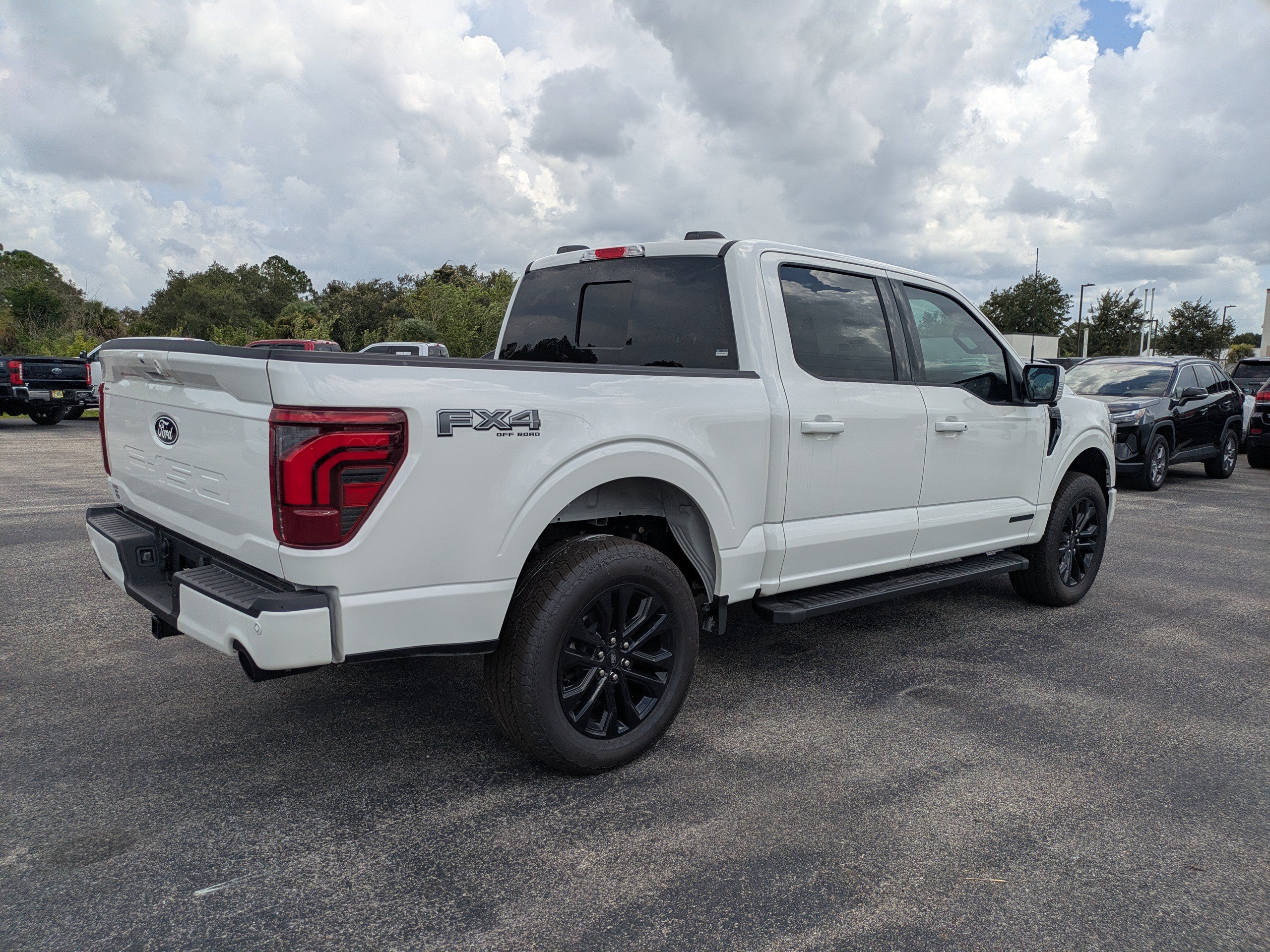 New 2026 Ford F-150 LARIAT Truck SuperCrew Cab