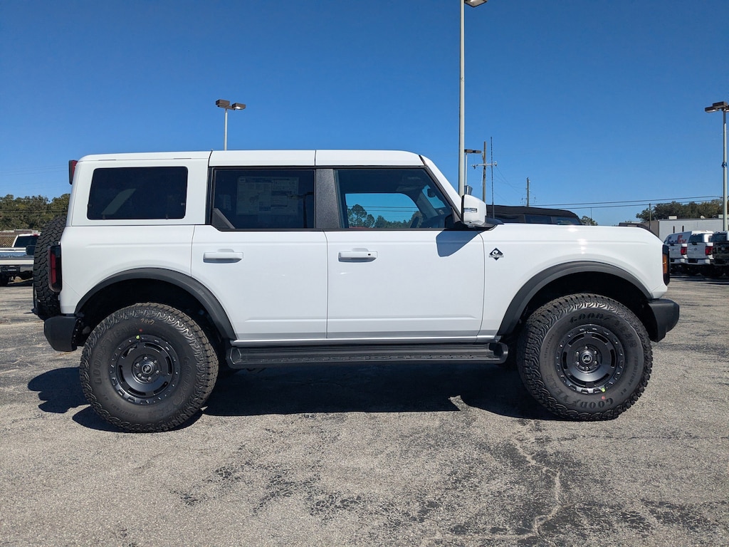 New 2025 Ford Bronco Outer Banks SUV
