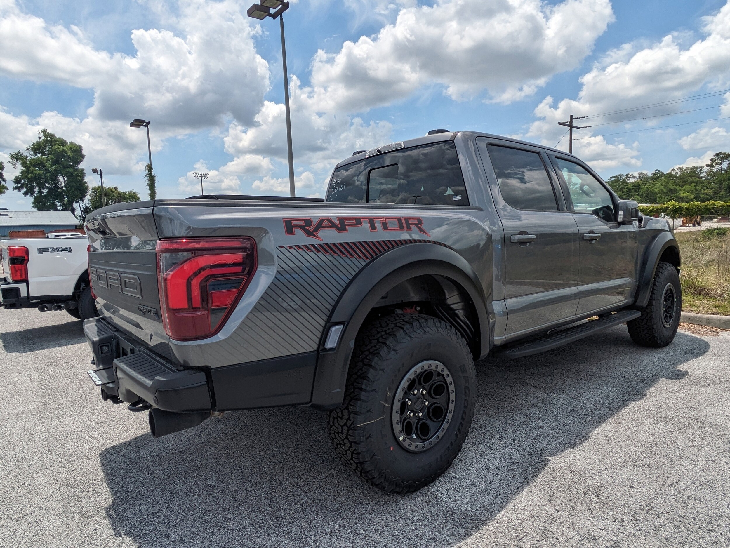 2025 Ford F-150 Raptor photo 4