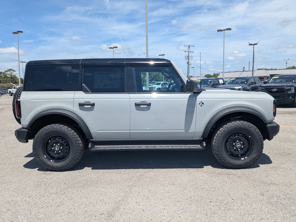 New 2026 Ford Bronco Outer Banks SUV