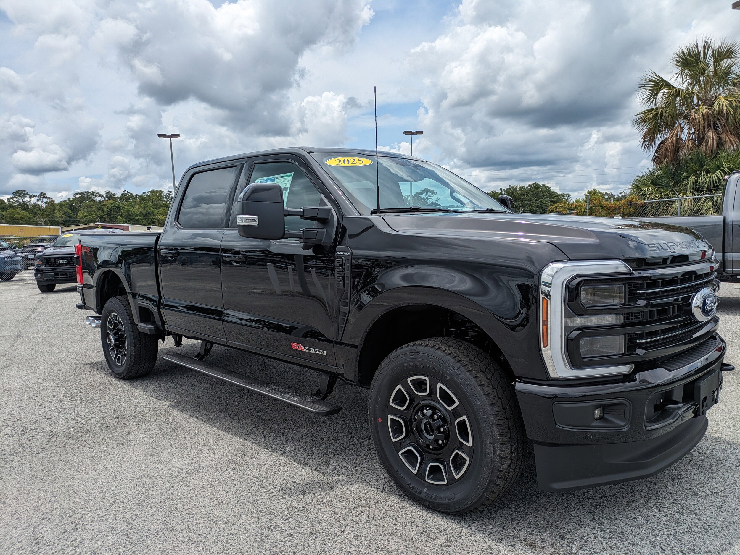 2025 Ford F-250 Platinum photo 2