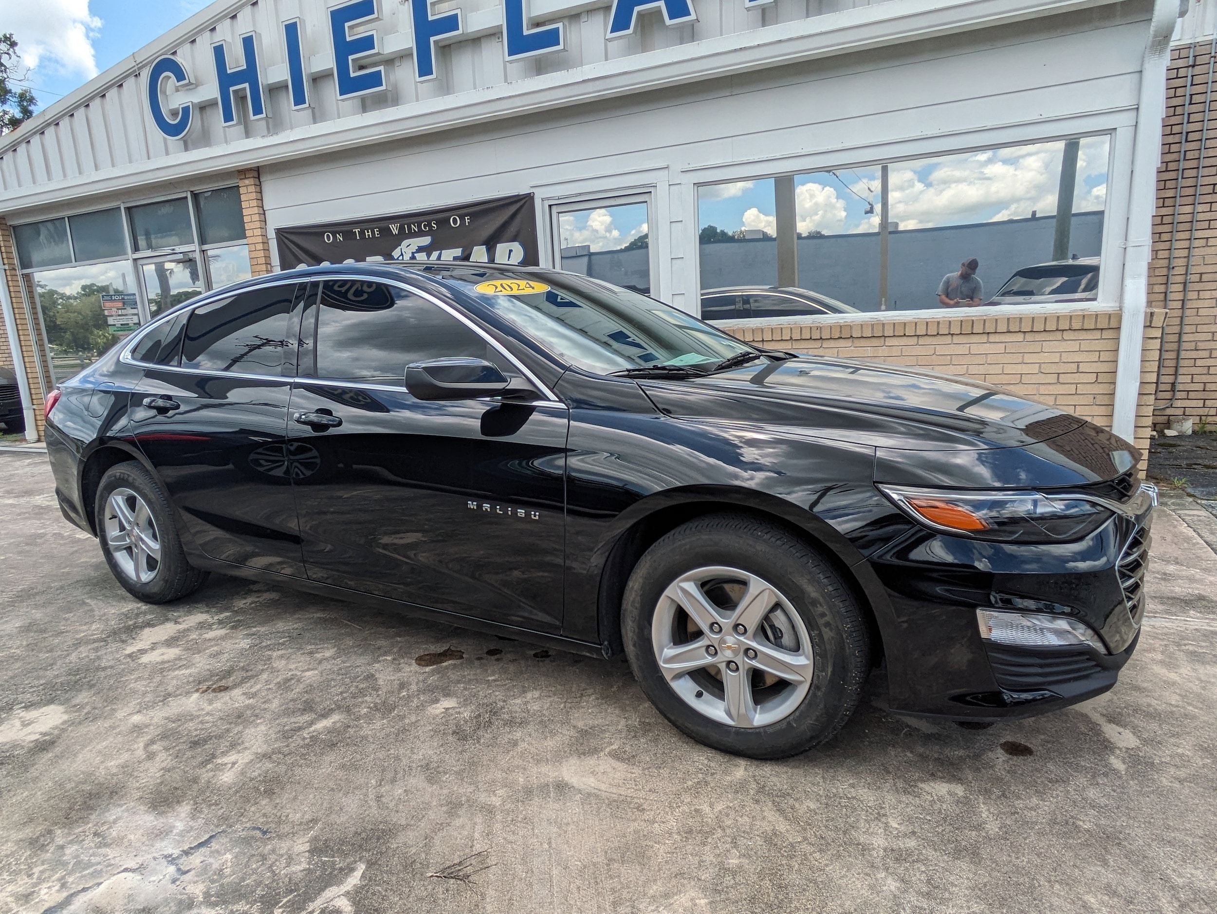 1G1ZD5ST6RF211593