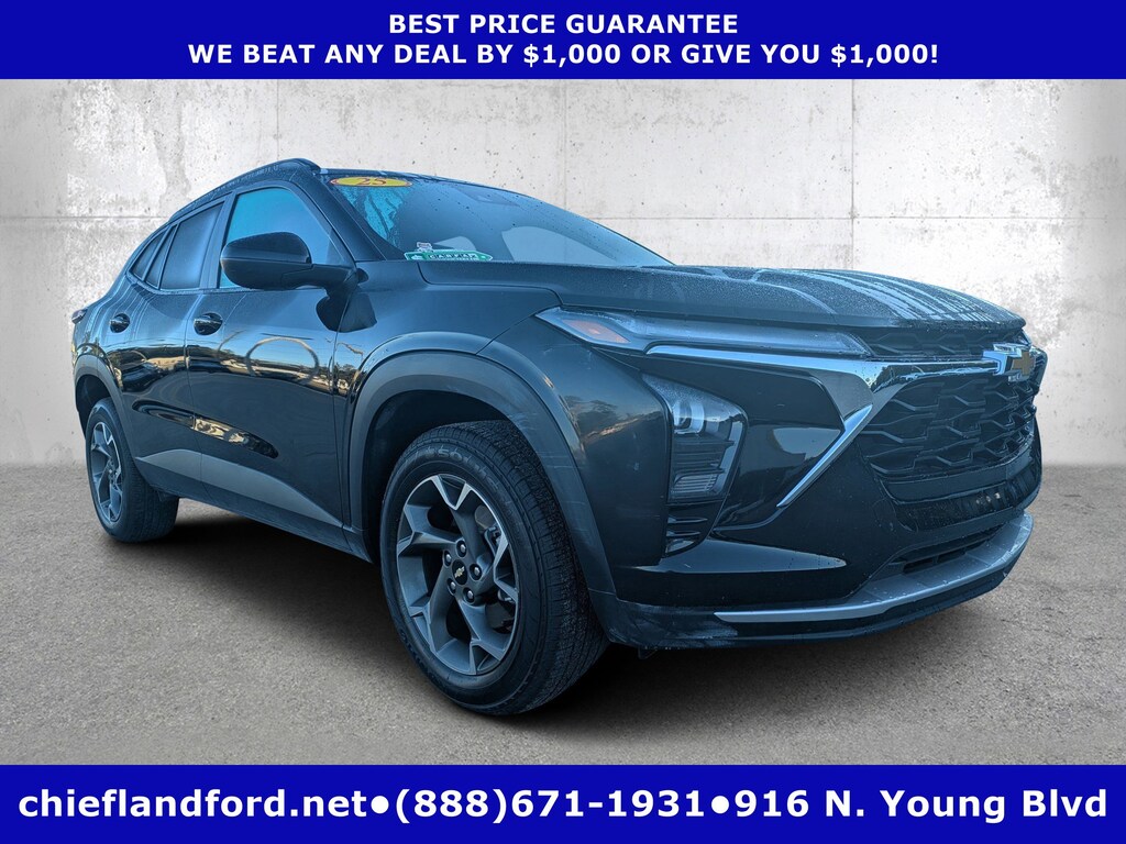 Used 2025 Chevrolet Trax LT SUV