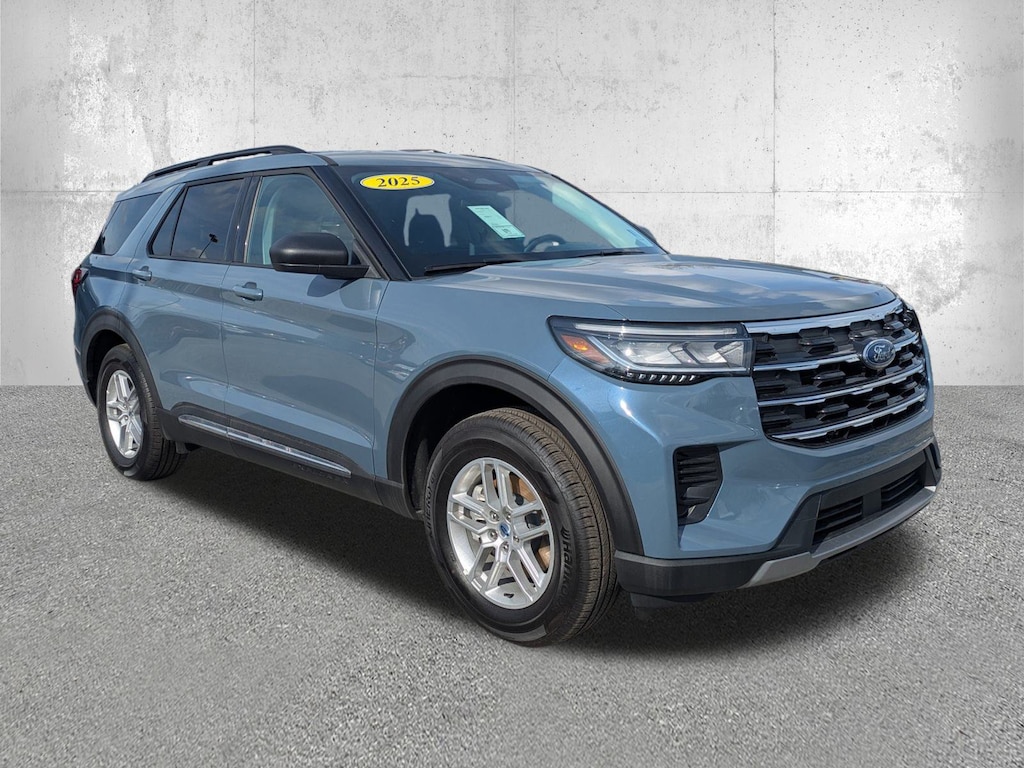 Used 2025 Ford Explorer Active SUV