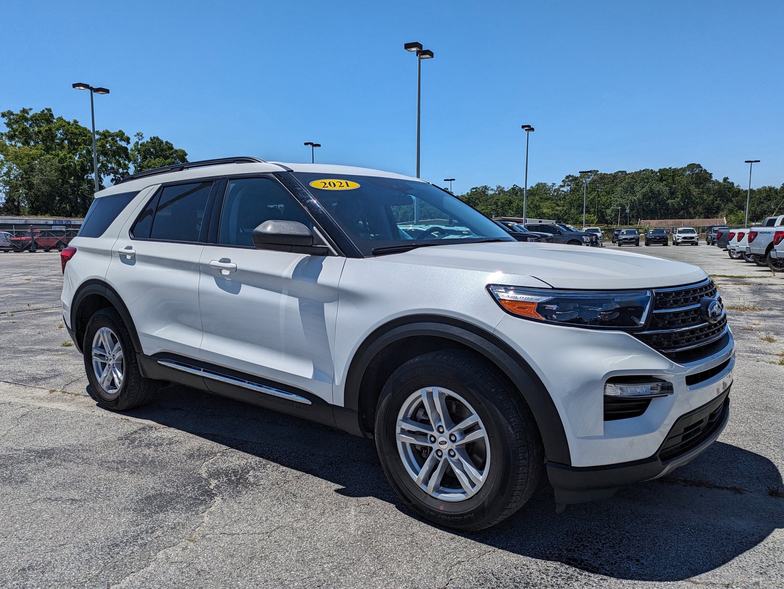 Used 2021 Ford Explorer XLT with VIN 1FMSK8DH9MGC44160 for sale in Chiefland, FL