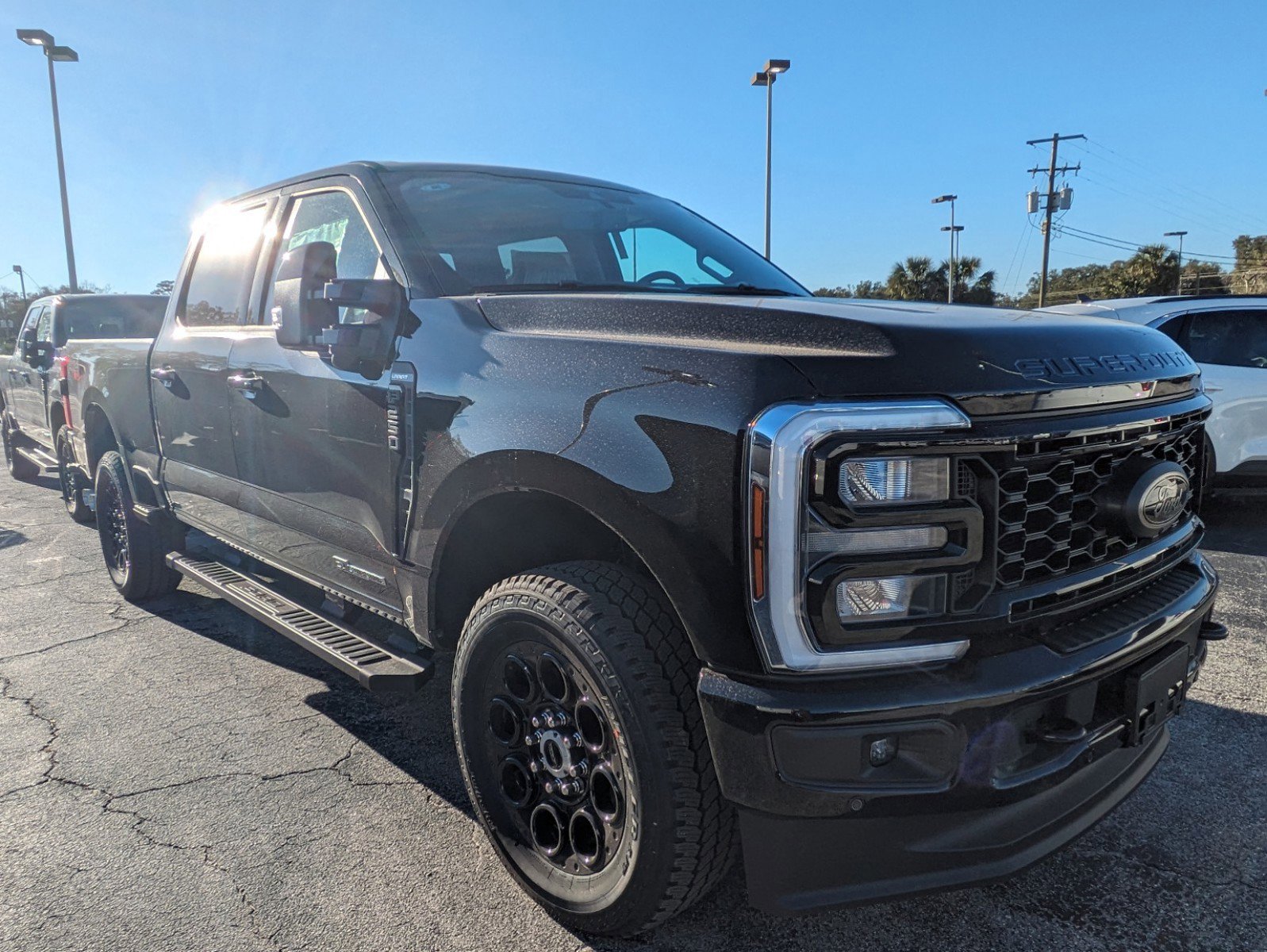 2025 Ford F-250 Lariat photo 2