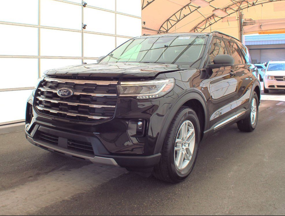 Used 2025 Ford Explorer Active with VIN 1FMUK7DH4SGA20102 for sale in Chiefland, FL