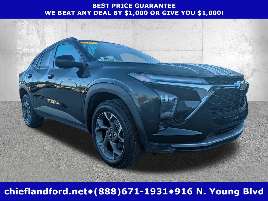 Used 2025 Chevrolet Trax LT SUV