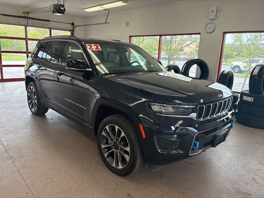 2022 Jeep Grand Cherokee Overland 4xe 4x4's photo