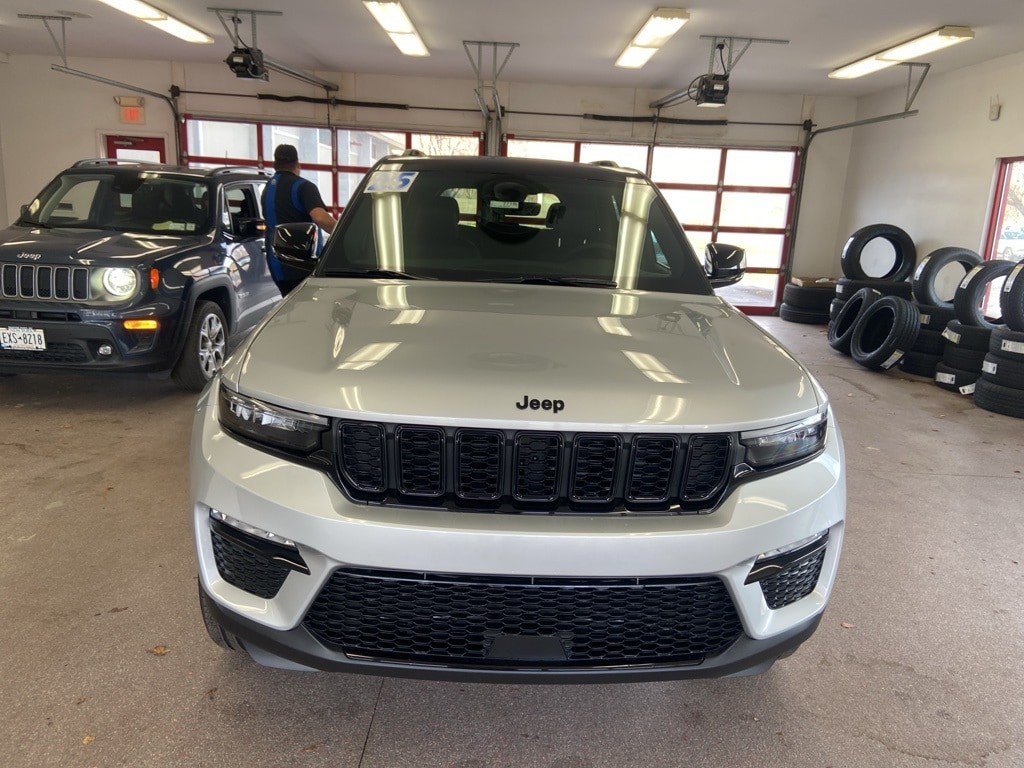 New 2025 Jeep Grand Cherokee LIMITED 4X4 Sport Utility