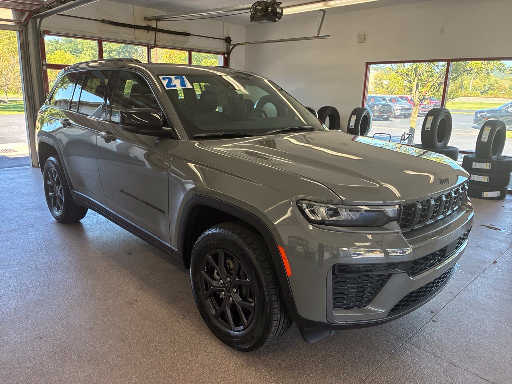 2027 Jeep Grand Cherokee Laredo