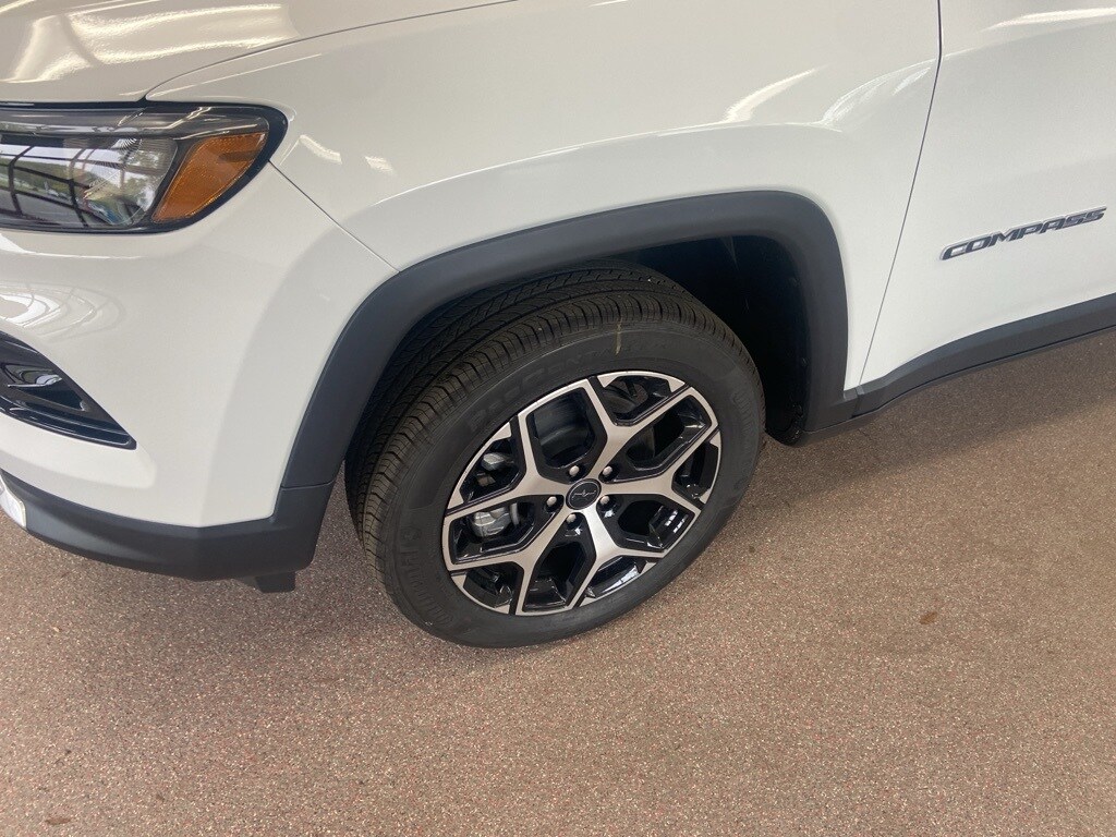New 2025 Jeep Compass LIMITED 4X4 Sport Utility