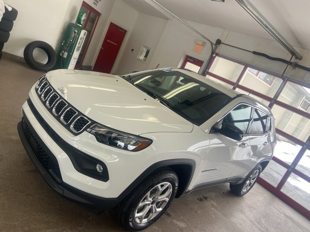 New 2026 Jeep Compass LATITUDE 4X4 Sport Utility