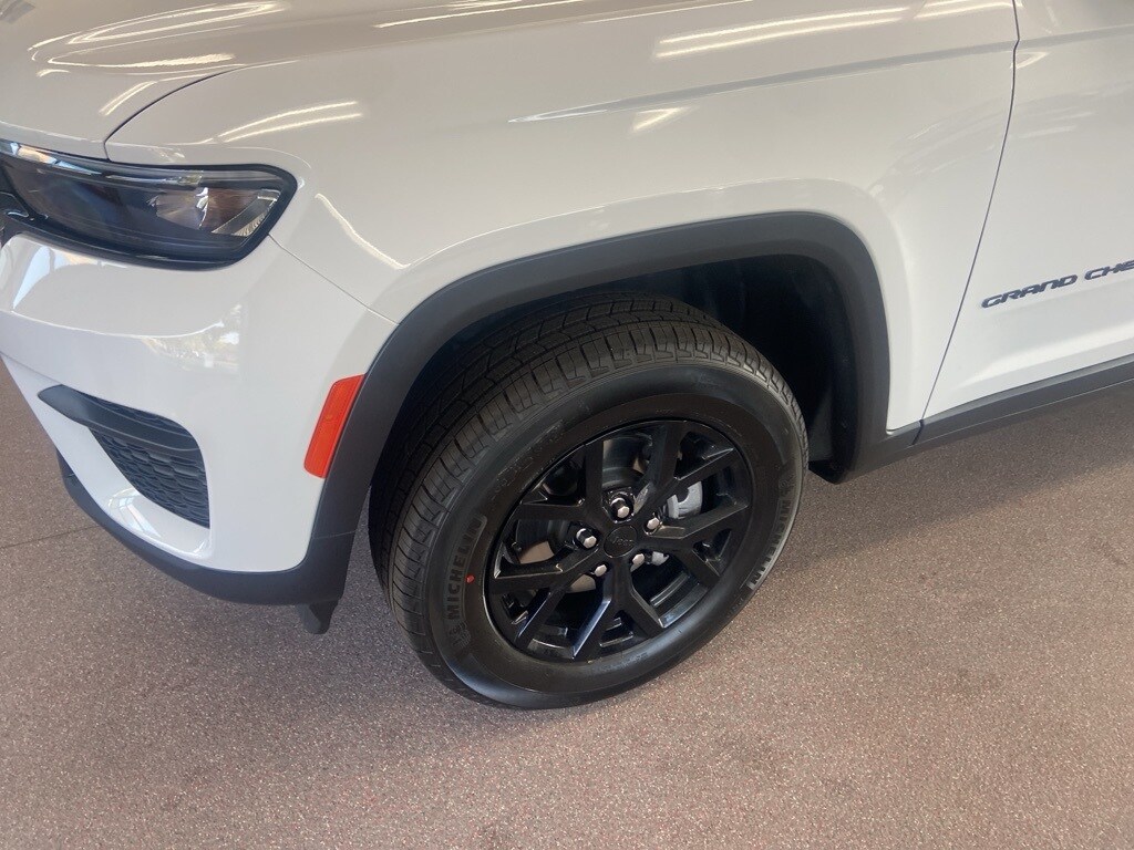 New 2025 Jeep Grand Cherokee ALTITUDE 4X4 Sport Utility