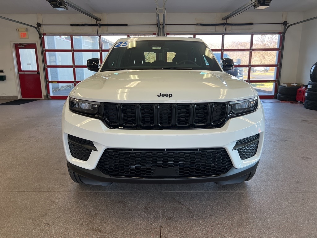 New 2025 Jeep Grand Cherokee ALTITUDE X 4X4 Sport Utility