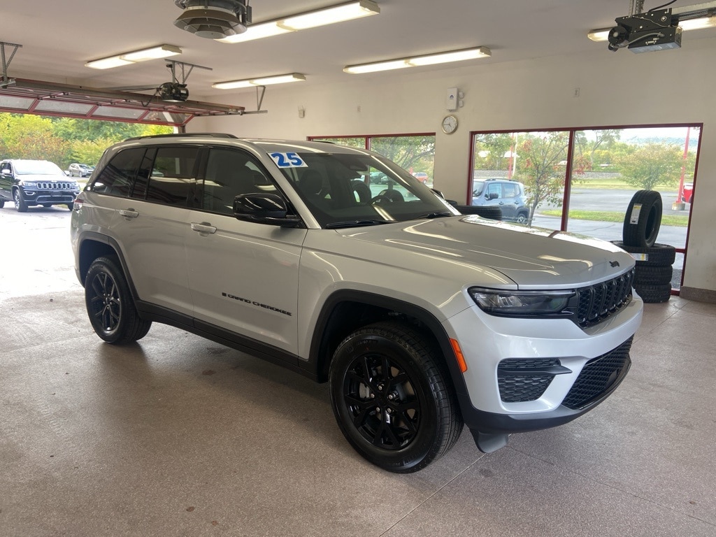 New 2025 Jeep Grand Cherokee ALTITUDE X 4X4 Sport Utility