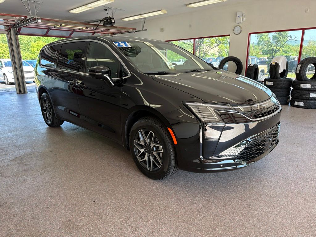 2027 Chrysler Pacifica Limited AWD's photo