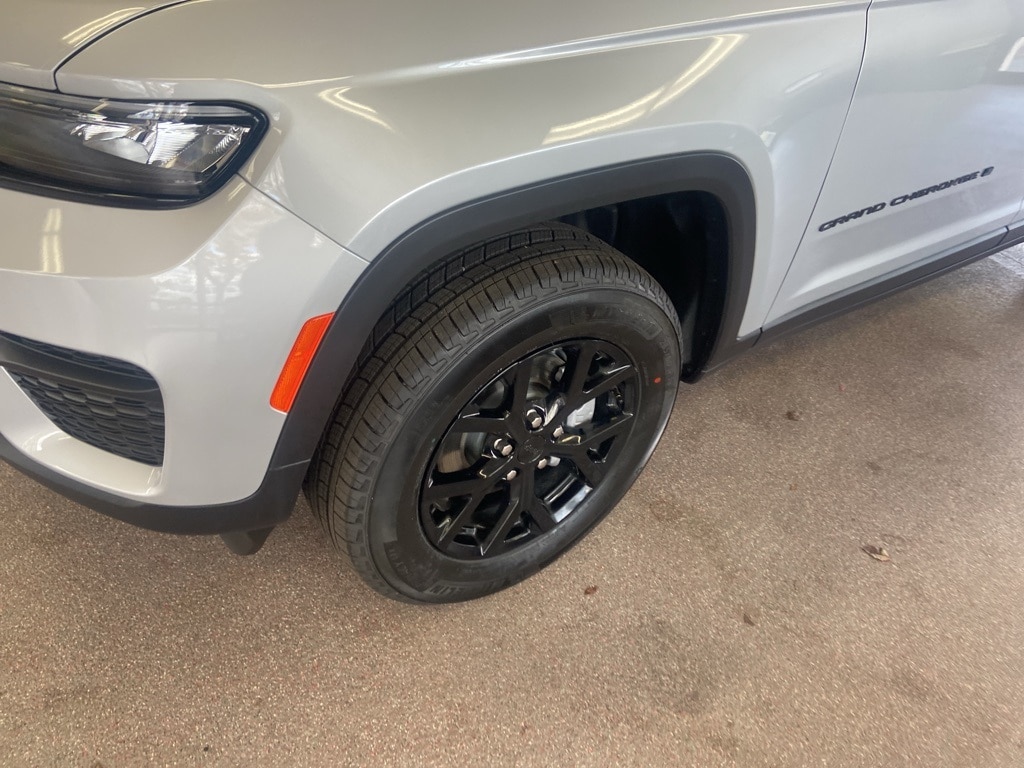 New 2025 Jeep Grand Cherokee ALTITUDE 4X4 Sport Utility