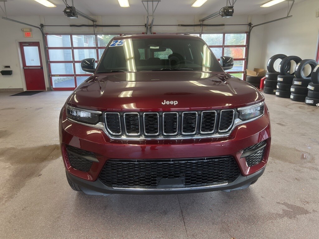 New 2025 Jeep Grand Cherokee LAREDO X 4X4 Sport Utility