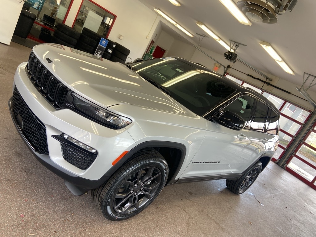 New 2025 Jeep Grand Cherokee LIMITED 4X4 Sport Utility