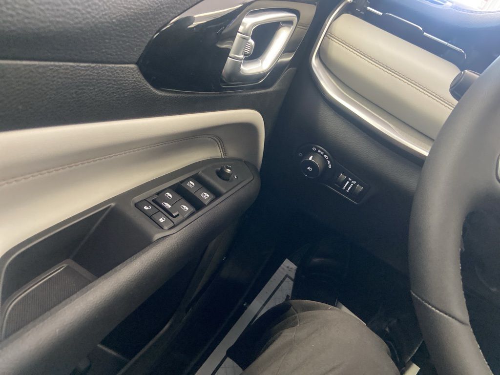 2026 Jeep Compass Limited - Photo 23