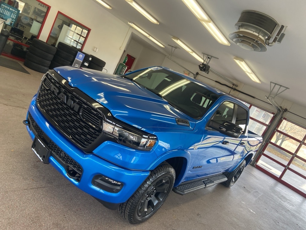 New 2026 Ram 1500 BIG HORN CREW CAB 4X4 5'7 BOX Pickup