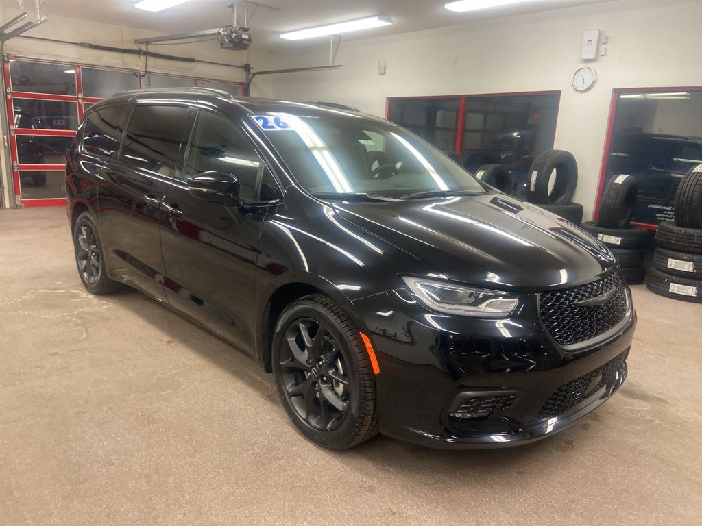 2026 Chrysler Pacifica Passenger Van 