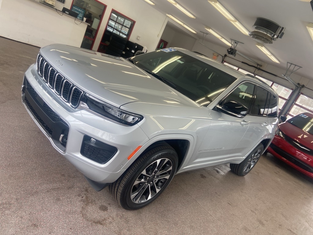 New 2025 Jeep Grand Cherokee OVERLAND 4X4 Sport Utility