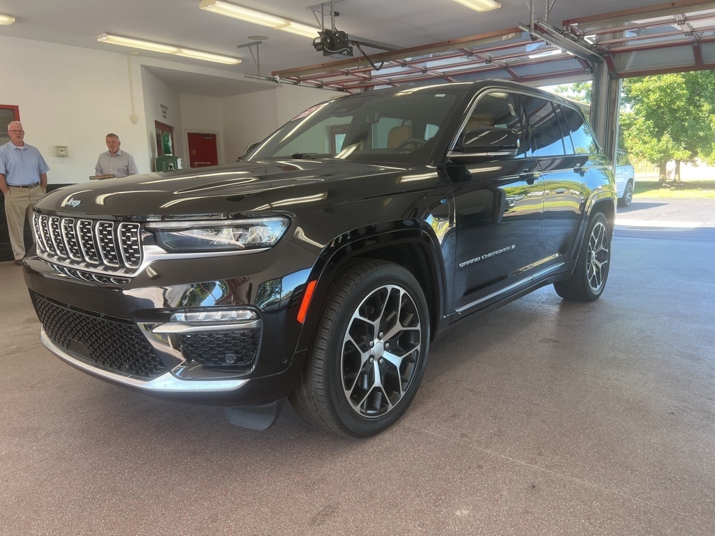 Used 2023 Jeep Grand Cherokee Summit Reserve 4xe SUV