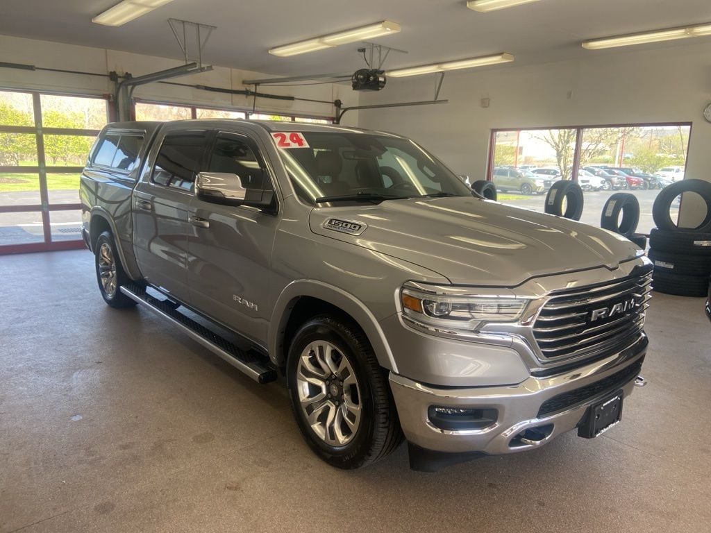 2024 RAM 1500 Longhorn 4x4 Crew Cab 5'7's photo